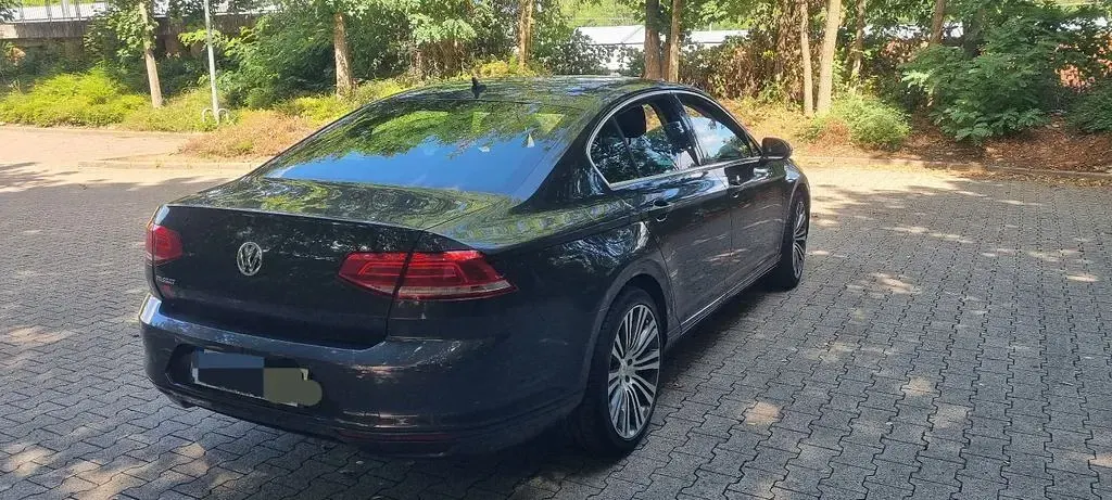 Gebraucht VW Passat Comfortline 150 PS (110 kW) 2017 Grau Limousine