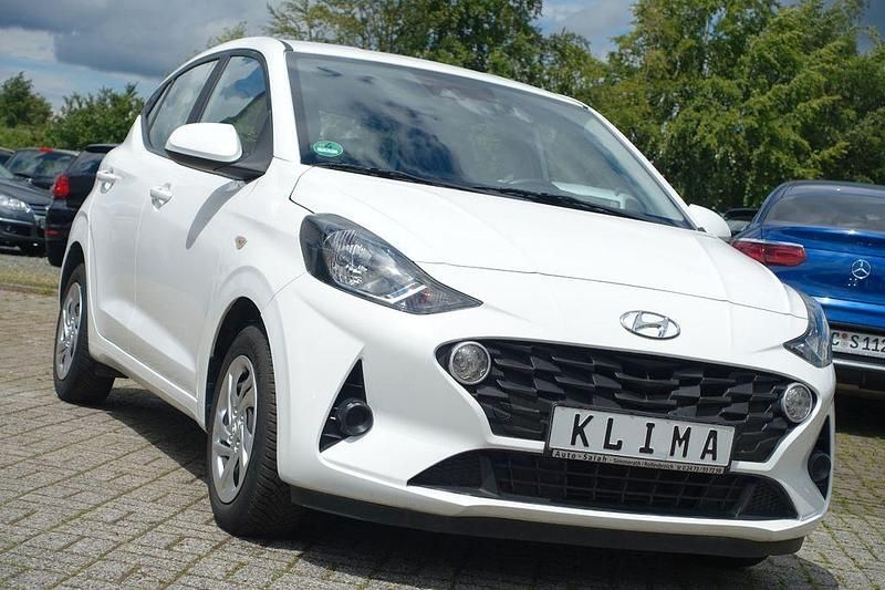 Gebraucht Hyundai i10 Select 67 PS (49 kW) 2021 Weiß Kleinwagen