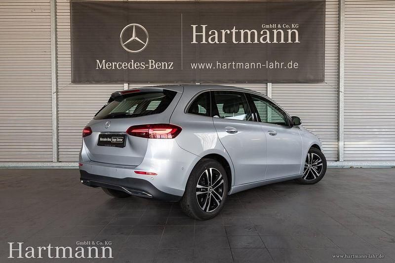 Gebraucht Mercedes B200 Advanced 163 PS (119 kW) 2025 Hightechsilber Van / Kleinbus