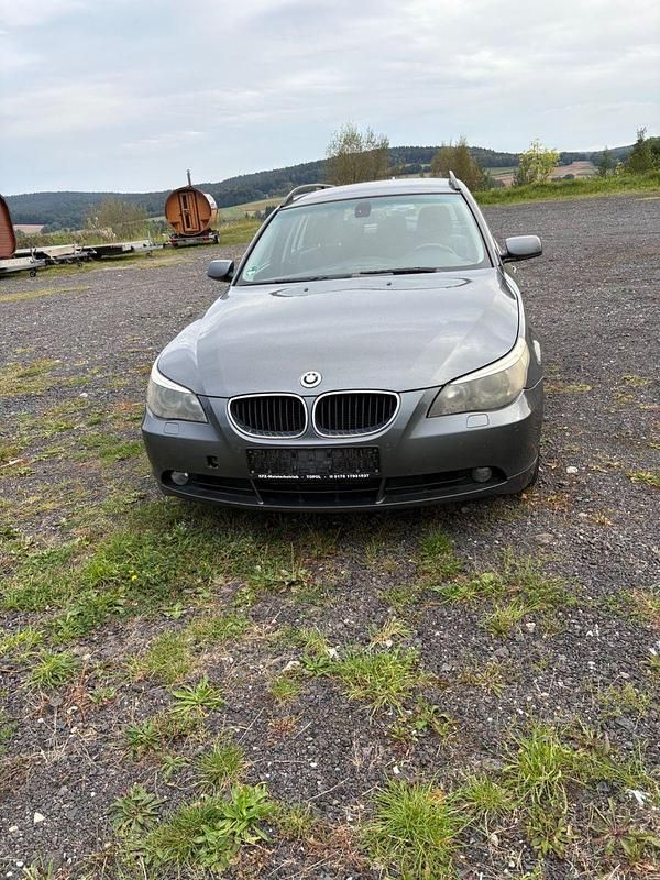 Grau Gebraucht 2005 BMW 525 Kombi | 1.200 € (Superpreis) - Bild 1/4