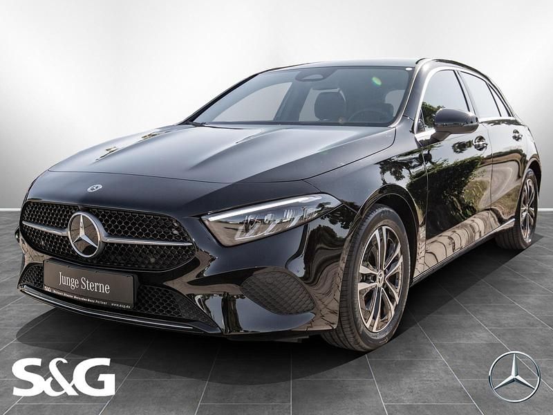 Unilack nachtschwarz Gebraucht 2024 Mercedes A200 Progressive Limousine | 31.177 € (Etwas zu teuer) - Bild 1/4