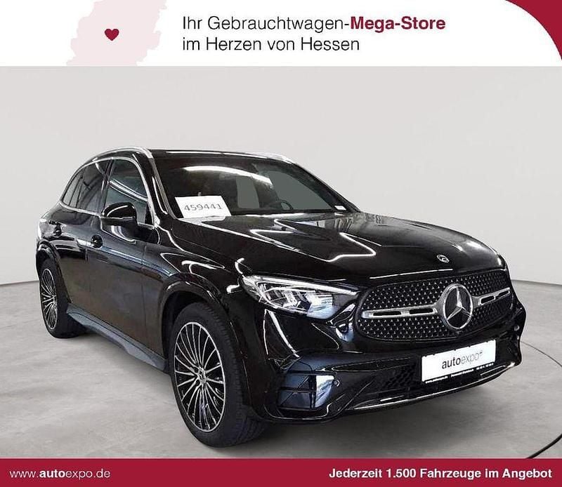 Obsidianschwarz metallic Gebraucht 2024 Mercedes GLC300 Advanced SUV | 55.990 € (Superpreis) - Bild 1/4