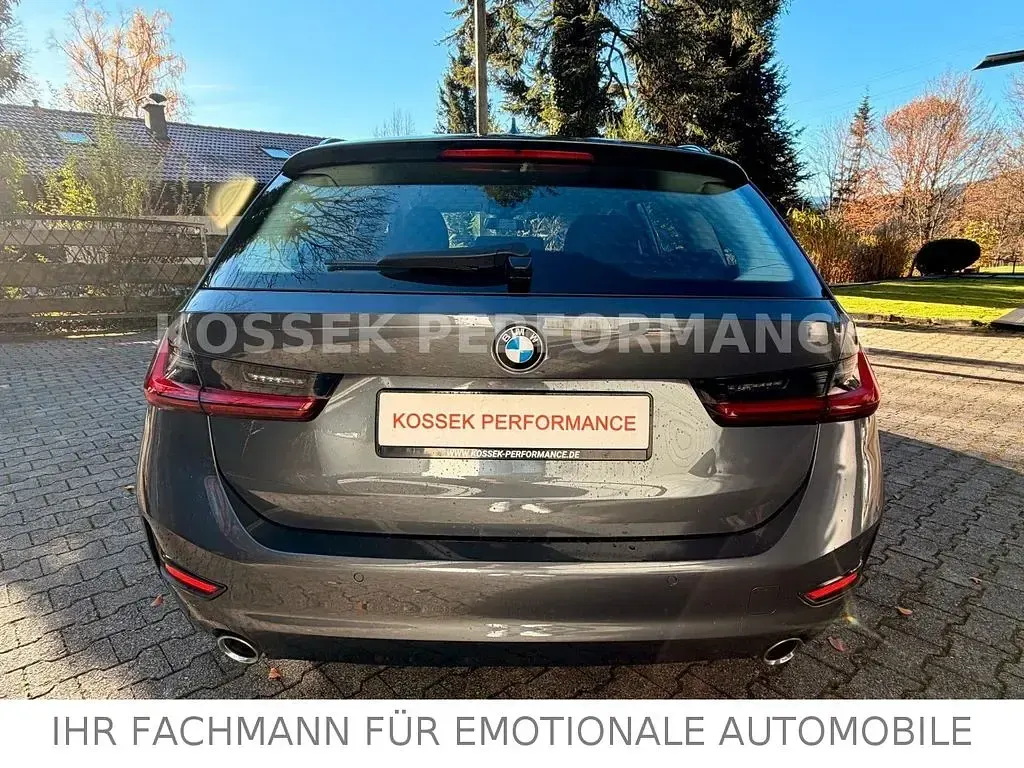 Gebraucht BMW 320 Advantage 190 PS (139 kW) 2022 Grau Kombi
