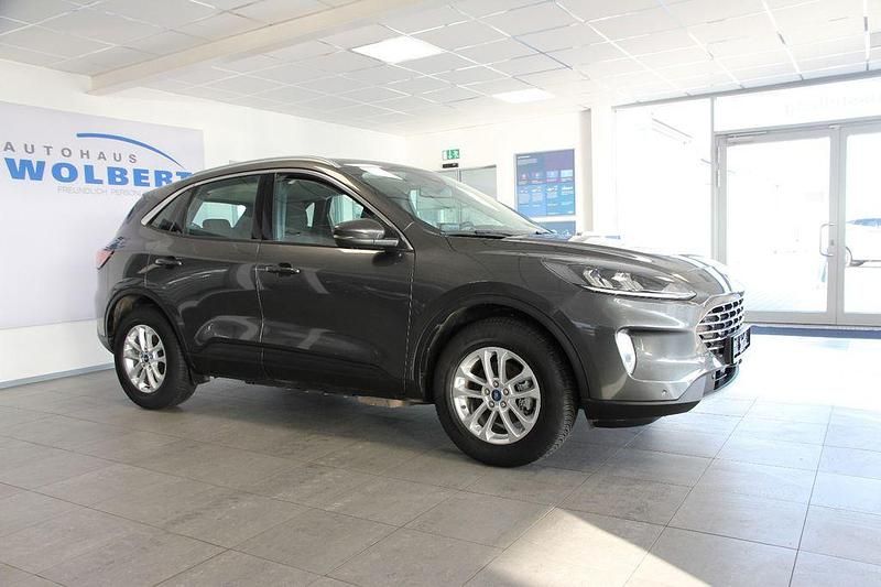 Gebraucht Ford Kuga Titanium 152 PS (111 kW) 2022 Grau SUV