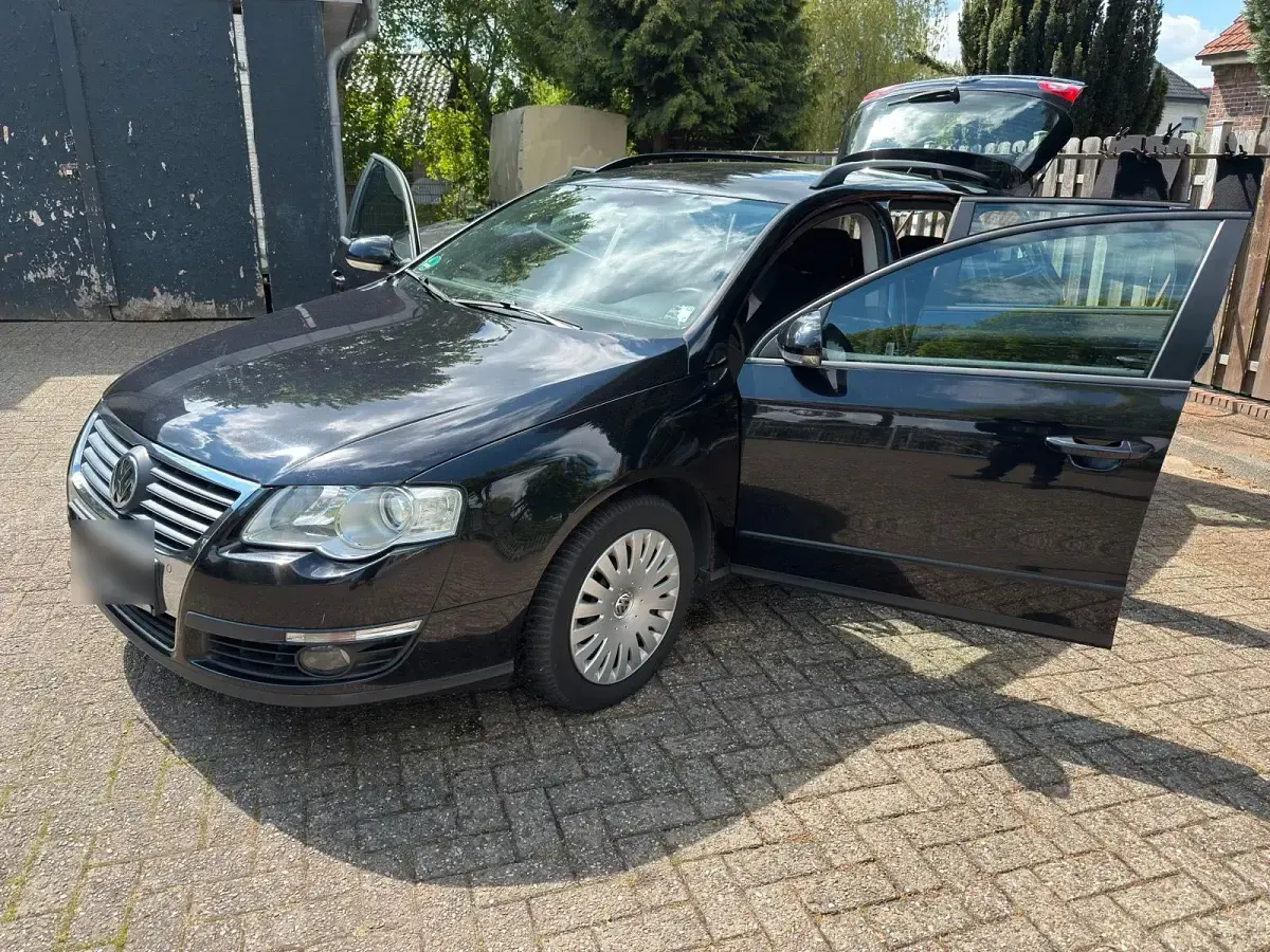 Usata VW Passat 110 CV (80 kW) 2009 Nero Station wagon