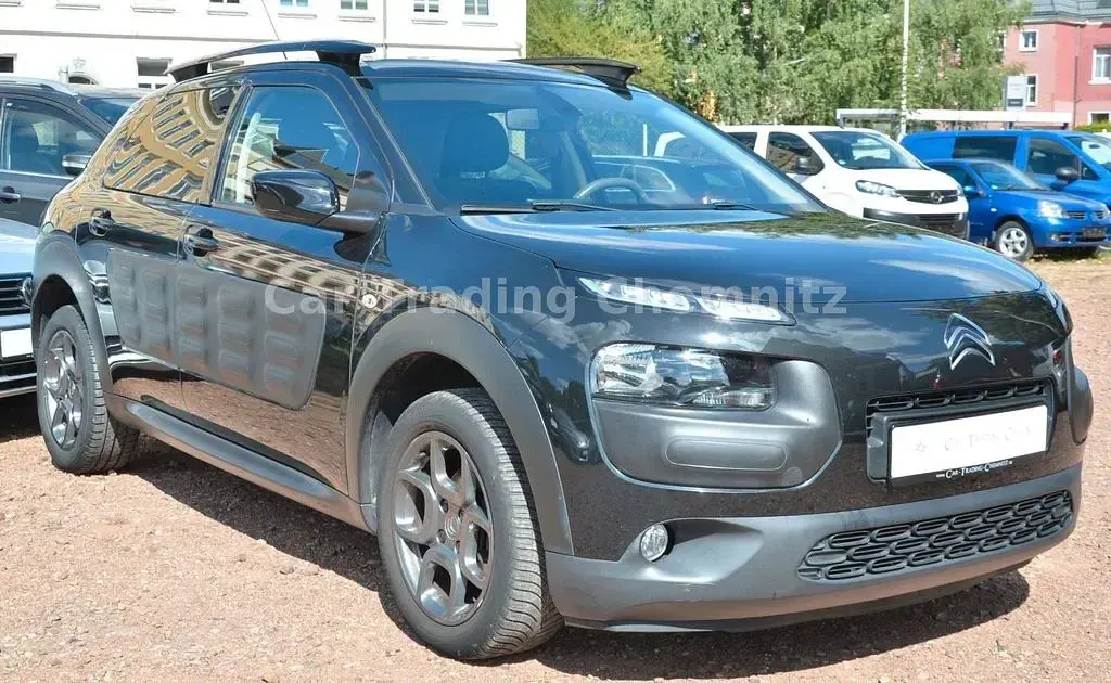 Używany Citroën C4 Shine 82 KM (60 kW) 2017 Czarny SUV