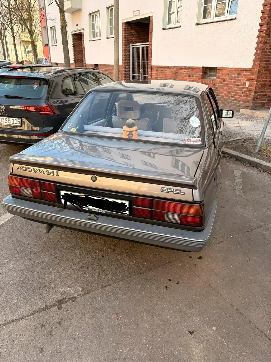 Gebraucht Opel Ascona 75 PS (55 kW) 1989 Grau Limousine
