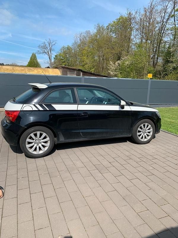 Second-hand Audi A1 86 CP (63 kW) 2011 Negru Hatchback