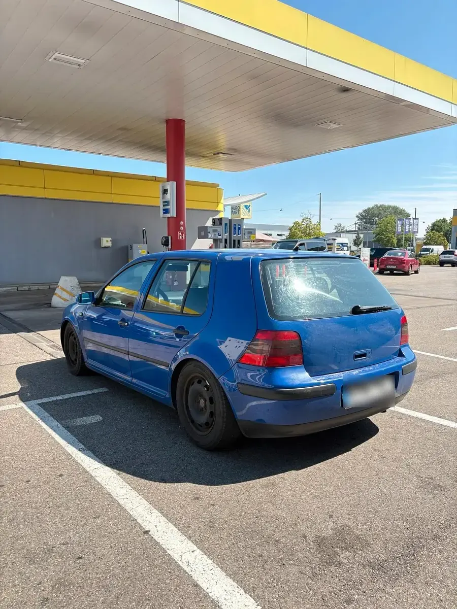 Gebraucht VW Golf IV 90 PS (66 kW) 2001 Blau Kleinwagen