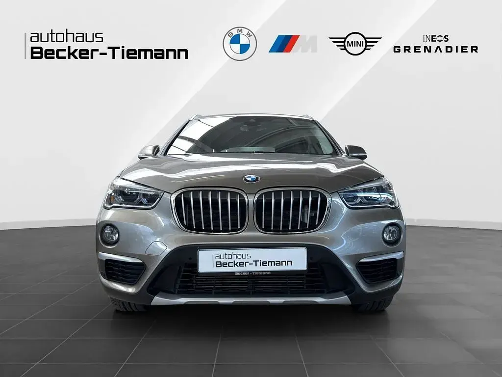 Gebraucht BMW X1 xLine 192 PS (141 kW) 2019 Platinsilber met. SUV