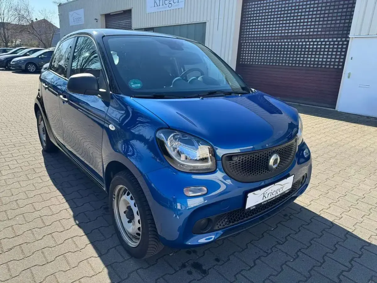 Używany Smart ForFour 71 KM (52 kW) 2018 Niebieski Hatchback