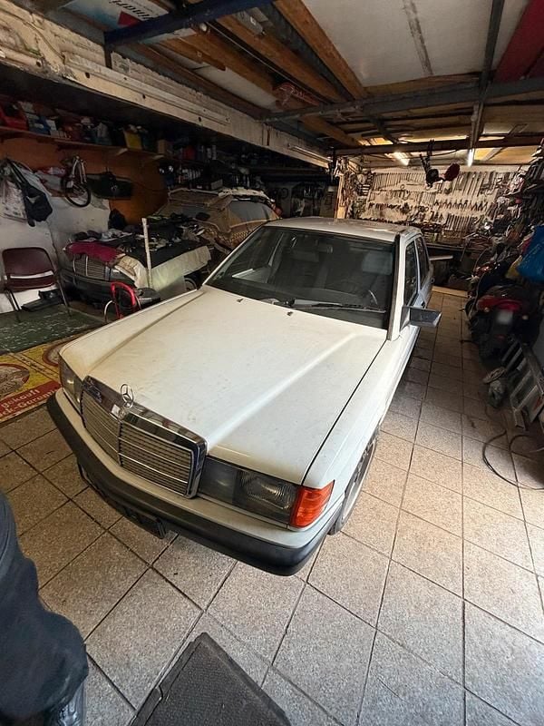 Gebraucht Mercedes 190 1999 Weiß Limousine