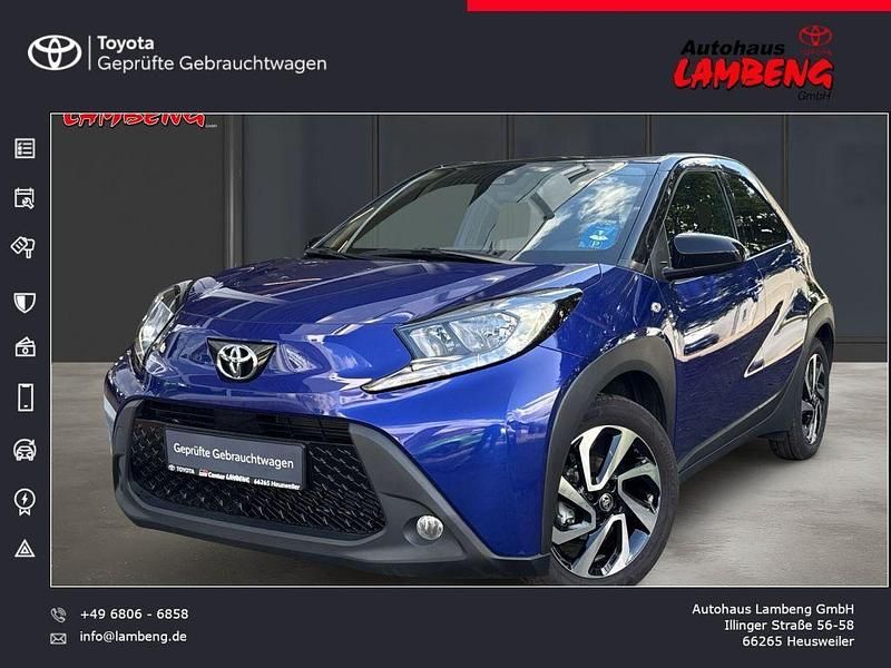 Juniper blue metallic/dach mys Gebraucht 2023 Toyota Aygo Pulse Kleinwagen | 16.490 € (Fairer Preis) - Bild 1/4