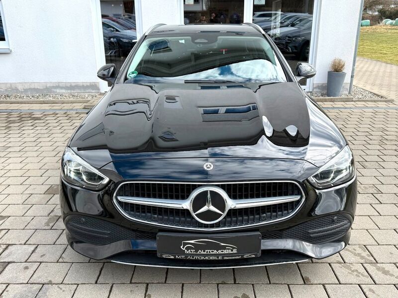 Gebraucht Mercedes C200 Avantgarde 163 PS (119 kW) 2023 Schwarz  unilack Kombi