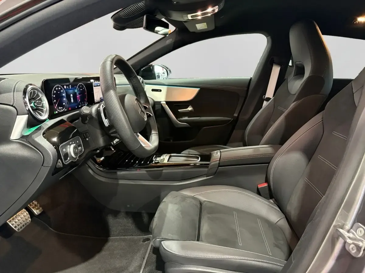 Gebraucht Mercedes CLA200 AMG 110 PS (80 kW) 2025 Szary Limousine