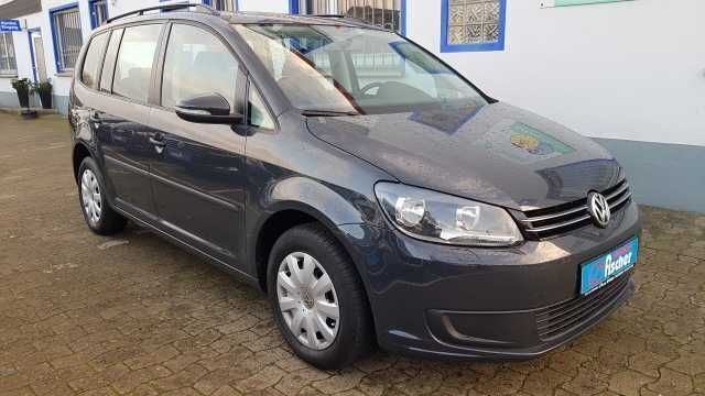 Grau Gebraucht 2015 VW Touran Trendline Van / Kleinbus | 13.650 € (Guter Preis) - Bild 1/4