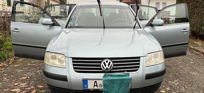 Silber Gebraucht 2001 VW Passat Limousine | 2.600 € (Fairer Preis) - Bild 1/4
