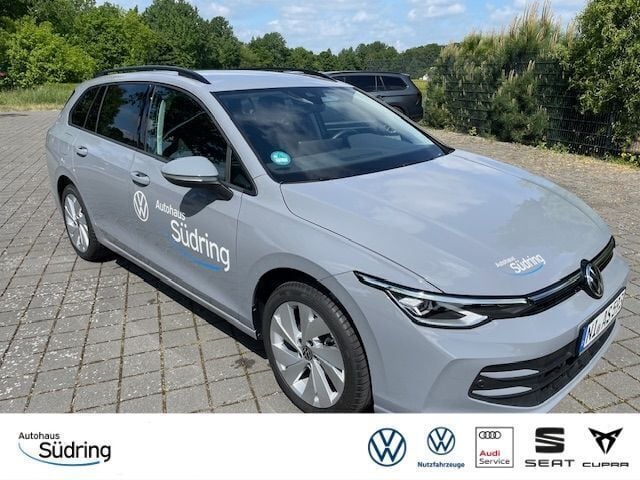 Mondsteingrau uni Gebraucht 2024 VW Golf VIII Life Kombi | 26.898 € (Etwas zu teuer) - Bild 1/4