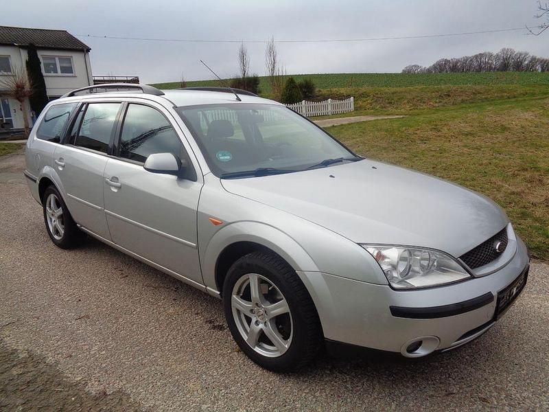 Gebraucht Ford Mondeo 145 PS (106 kW) 2002 Silber Kombi