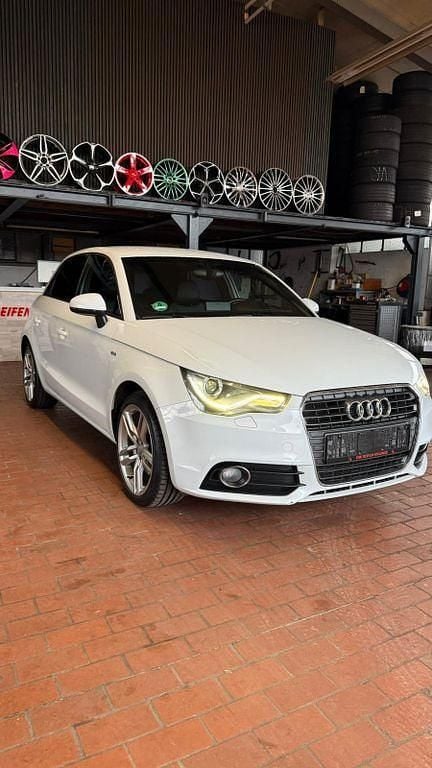 Weiß Gebraucht 2013 Audi A1 Sportback S-Line Kleinwagen | 7.300 € (Superpreis) - Bild 1/4
