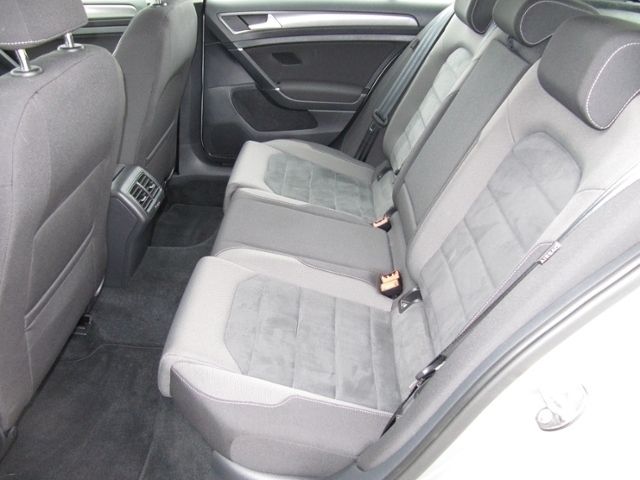 Gebraucht VW Golf VII Comfortline 125 PS (91 kW) 2017 Silber metallic Limousine