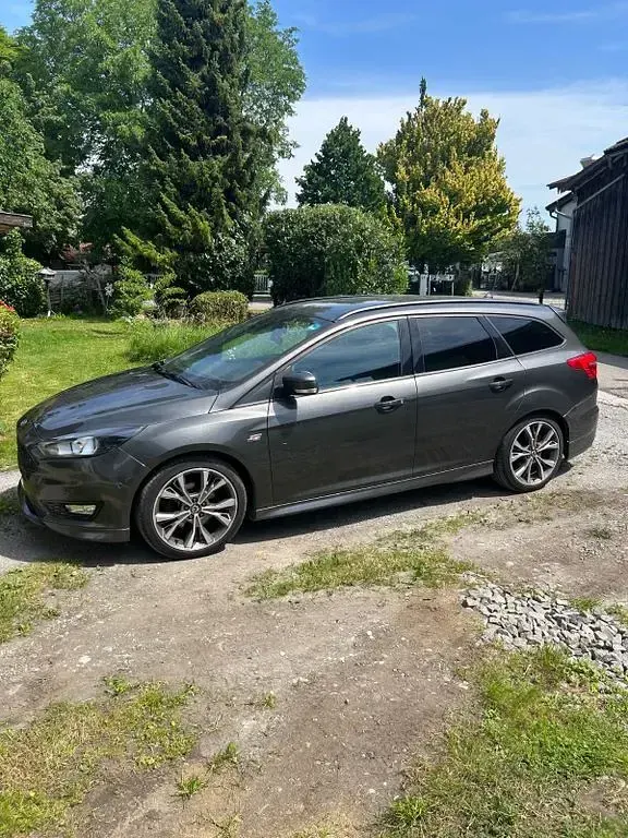 Gebraucht Ford Focus ST-Line 150 PS (110 kW) 2018 Grau Limousine