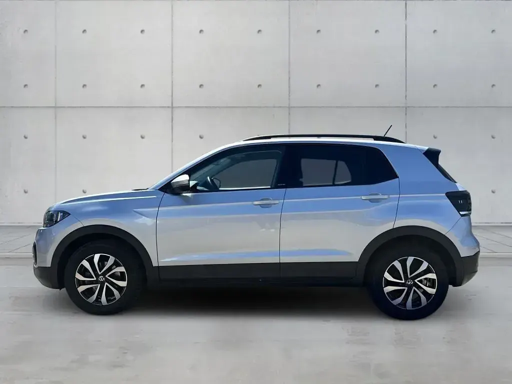 Gebraucht VW T-Cross Life 110 PS (80 kW) 2023 Reflex silver metallic SUV