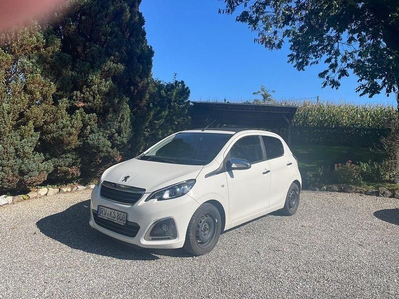 Weiß Gebraucht 2016 Peugeot 108 Active Kleinwagen | 6.500 € (Fairer Preis) - Bild 1/4