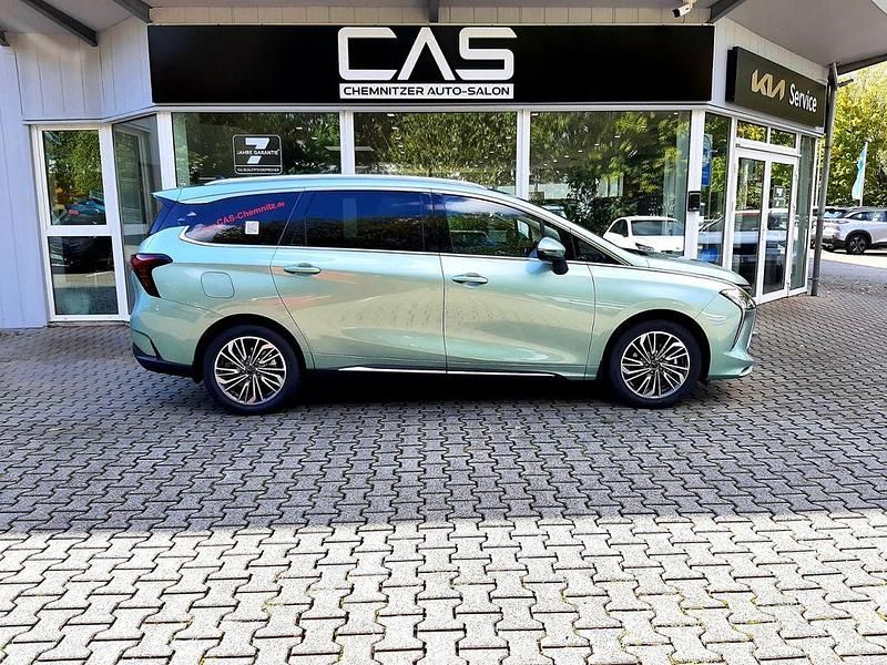 Gebraucht DFSK Forthing 4 177 PS (130 kW) 2025 M4 green Van / Kleinbus