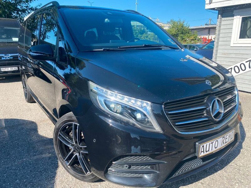 Schwarz Gebraucht 2018 Mercedes V250 AMG Van / Kleinbus | 34.500 € (Fairer Preis) - Bild 1/4