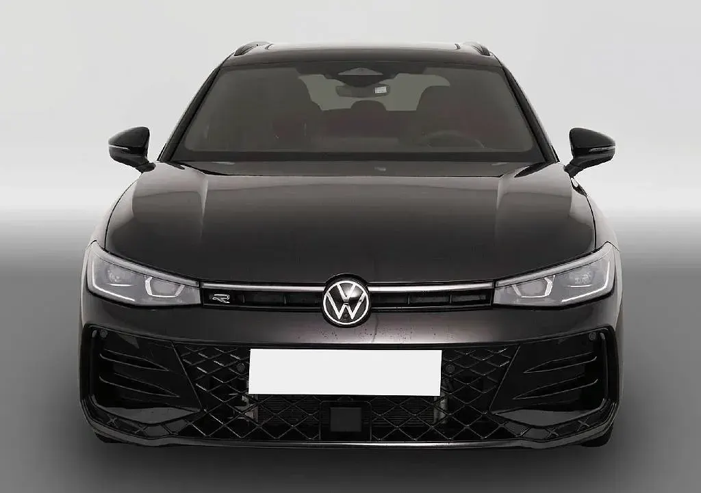Usata VW Passat R-line 272 CV (200 kW) 2025 Nero Station wagon