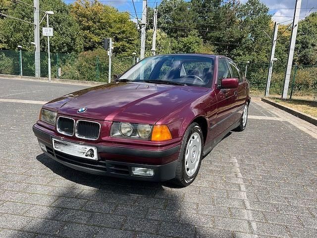 Gebraucht BMW 316 102 PS (75 kW) 1996 Rot Limousine