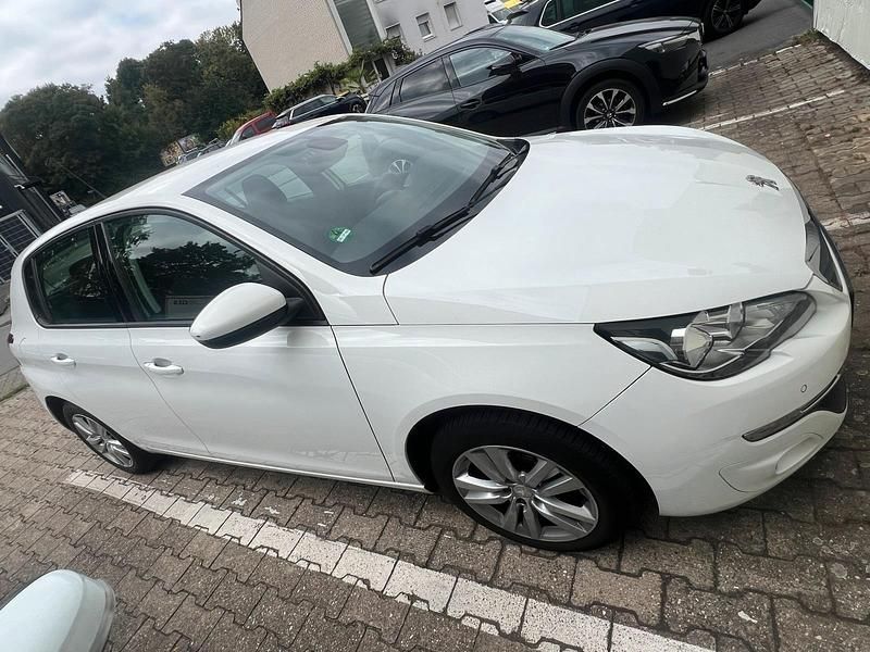 Gebraucht Peugeot 308 133 PS (97 kW) 2015 Weiß Coupé