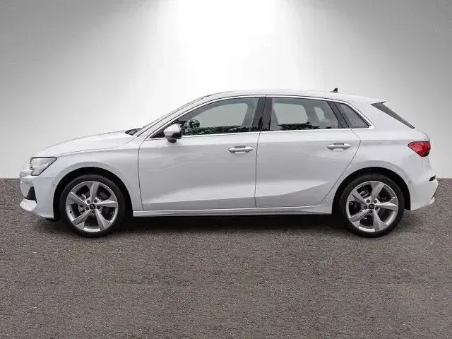 Second-hand Audi A3 Advanced Plus 116 CP (85 kW) 2025 Alb Berlinǎ