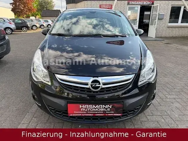 Używany Opel Corsa Satellite 87 KM (63 kW) 2011 Czarny Sedan/Limuzyna