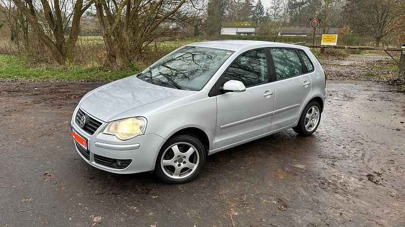 Silber Gebraucht 2005 VW Polo Limousine | 980 € (Superpreis) - Bild 1/4