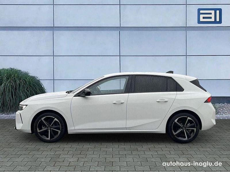 Neu Opel Astra Edition 131 PS (96 kW) 2025 Weiß Limousine