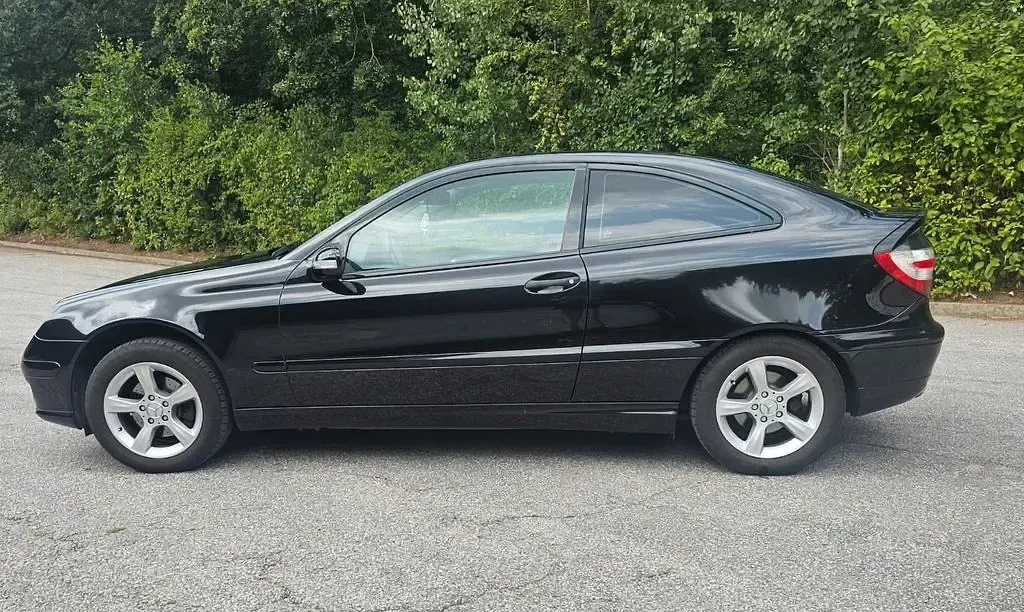 Gebraucht Mercedes 200 163 PS (119 kW) 2007 Schwarz Coupé