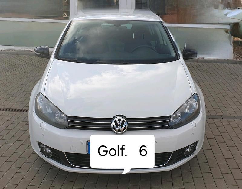 Weiß Gebraucht 2011 VW Golf VI Kleinwagen | 5.000 € (Guter Preis) - Bild 1/4