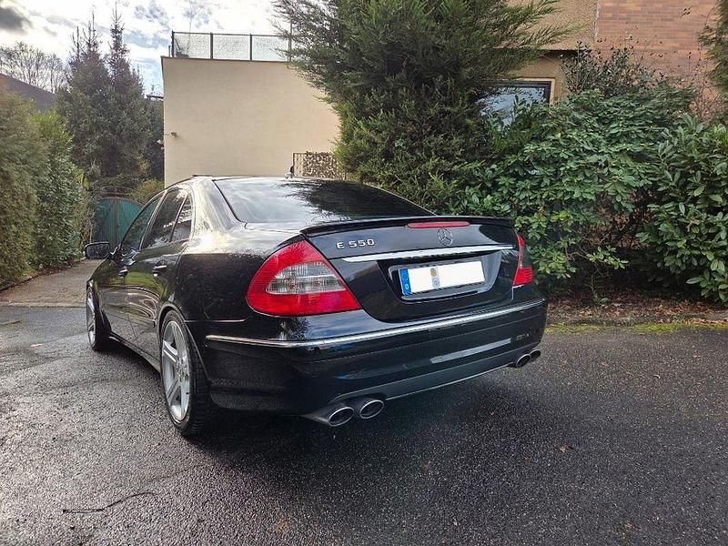 Gebraucht Mercedes E500 AMG 387 PS (284 kW) 2006 Schwarz Limousine