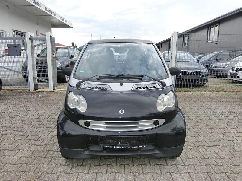 Grau Gebraucht 2003 Smart ForTwo Coupé Pure Coupé | 999 € - Bild 1/4