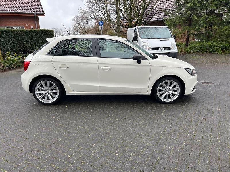 Gebraucht Audi A1 Ambition 90 PS (66 kW) 2014 Weiß Kleinwagen