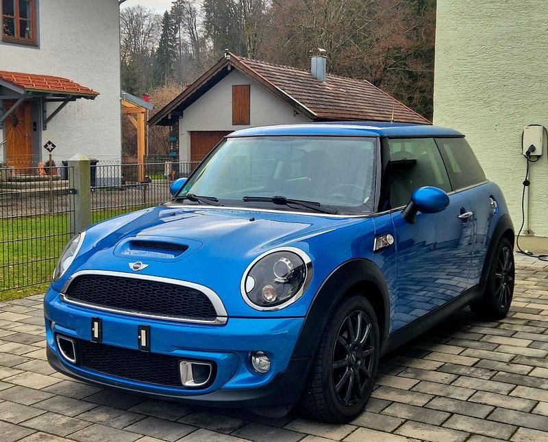 Blau Gebraucht 2011 Mini Cooper S Kleinwagen | 6.499 € - Bild 1/4