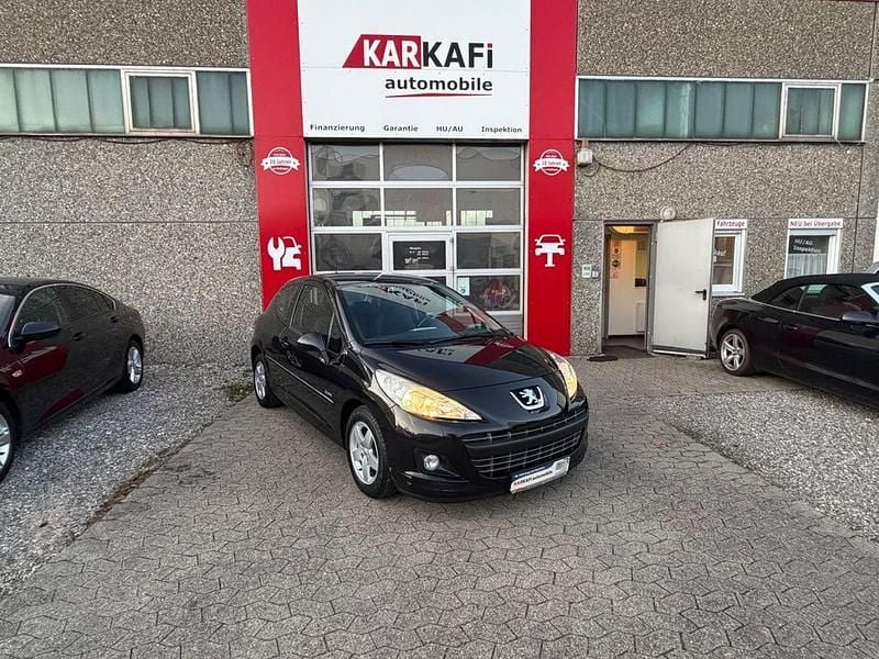 Gebraucht Peugeot 207 Forever 95 PS (69 kW) 2012 Schwarz Kleinwagen