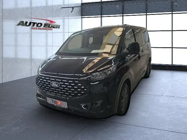 Gebraucht Ford Tourneo Custom Titanium 170 PS (125 kW) 2026 Schwarz Van
