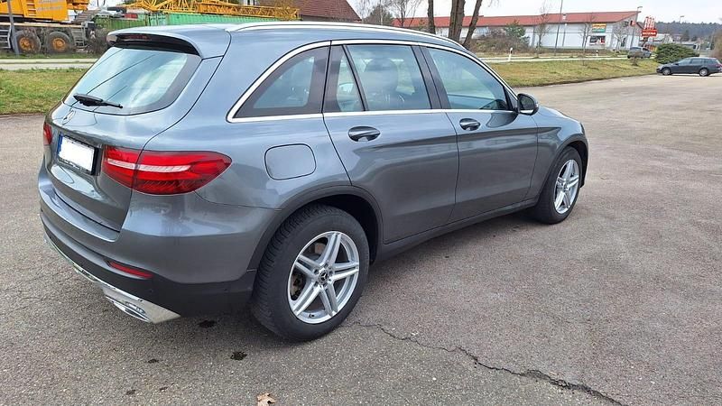 Gebraucht Mercedes GLC220 170 PS (125 kW) 2017 Grau SUV