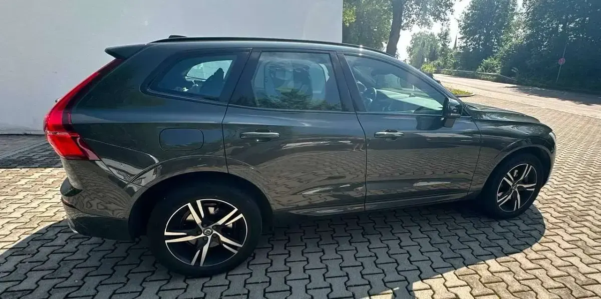 Gebraucht Volvo XC60 R-Design 235 PS (172 kW) 2021 Grau SUV