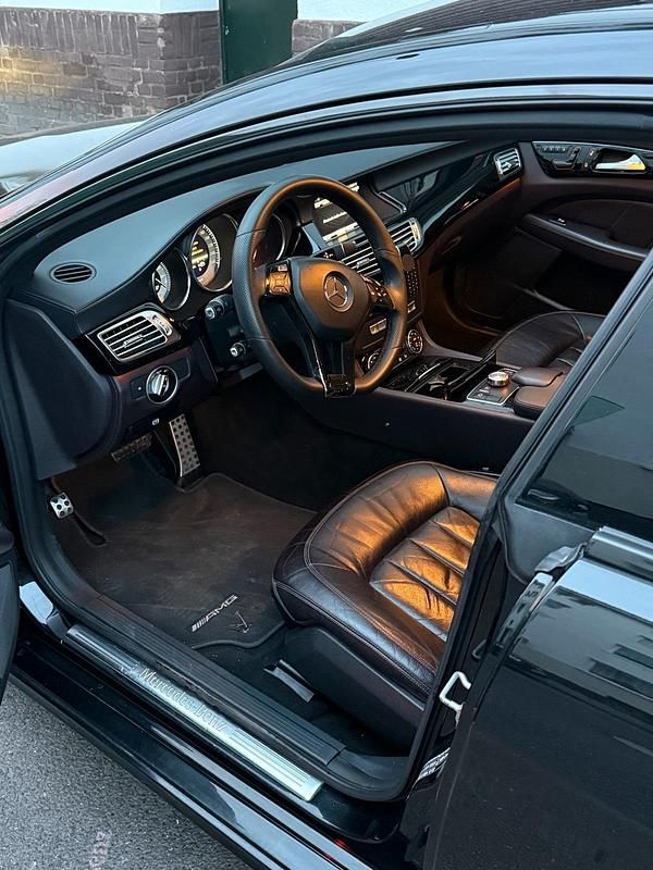 Gebraucht Mercedes CLS350 265 PS (194 kW) 2012 Schwarz Coupé