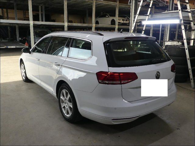 Gebraucht VW Passat 150 PS (110 kW) 2016 Weiß Kombi