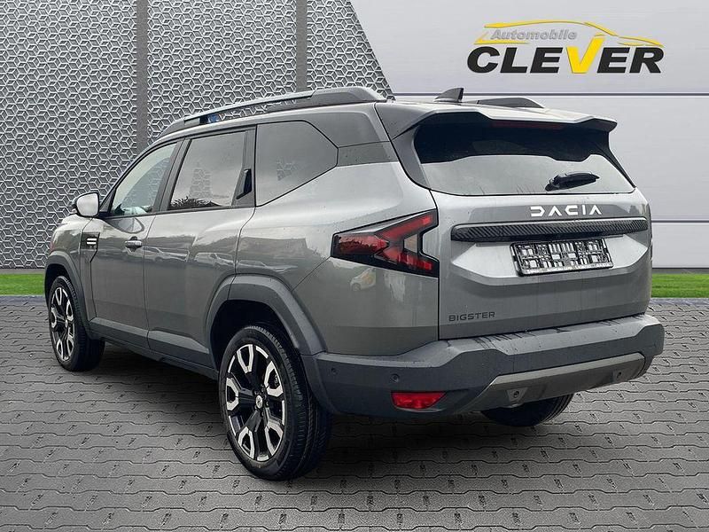 Neu Dacia Bigster Journey 155 PS (114 kW) 2026 Grau SUV